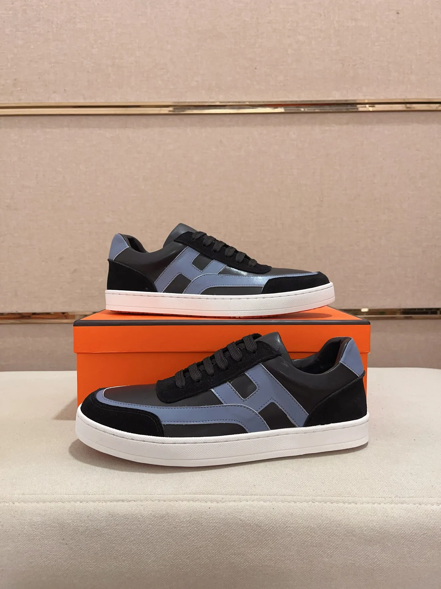Men's clothing and shoes💰: 420💰《HERMES》【Classic Original Version】Hermès; Top 🔝 Purchasing Agency 🔍🔍Men's latest 🇺🇸 counter sales simultaneously, original ▲▲cowhide imported from Italy ▲▲Exquisite workmanship (Italian 🇮🇹Imported water-dyed 🐂cowhide lining) sole: original sole provided by the original factory, ⚠️exclusive double-layer activity·TPR·rubber·combined molded outsole; Code number: 38-44 (45/46 can be customized, non-refundable)